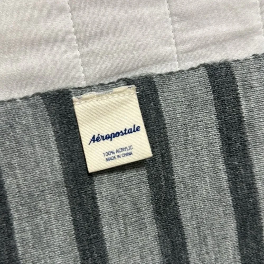 Aeropostale OS Gray Silver White Logo Stripes Knit Hat & Scarf Gift Set